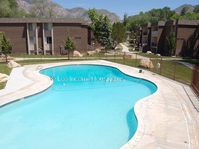 Country Woods Apartments