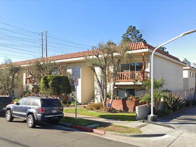 Woodlake Apartments