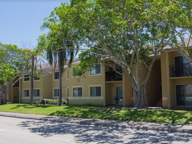 Walden Pond Apartments in Miami