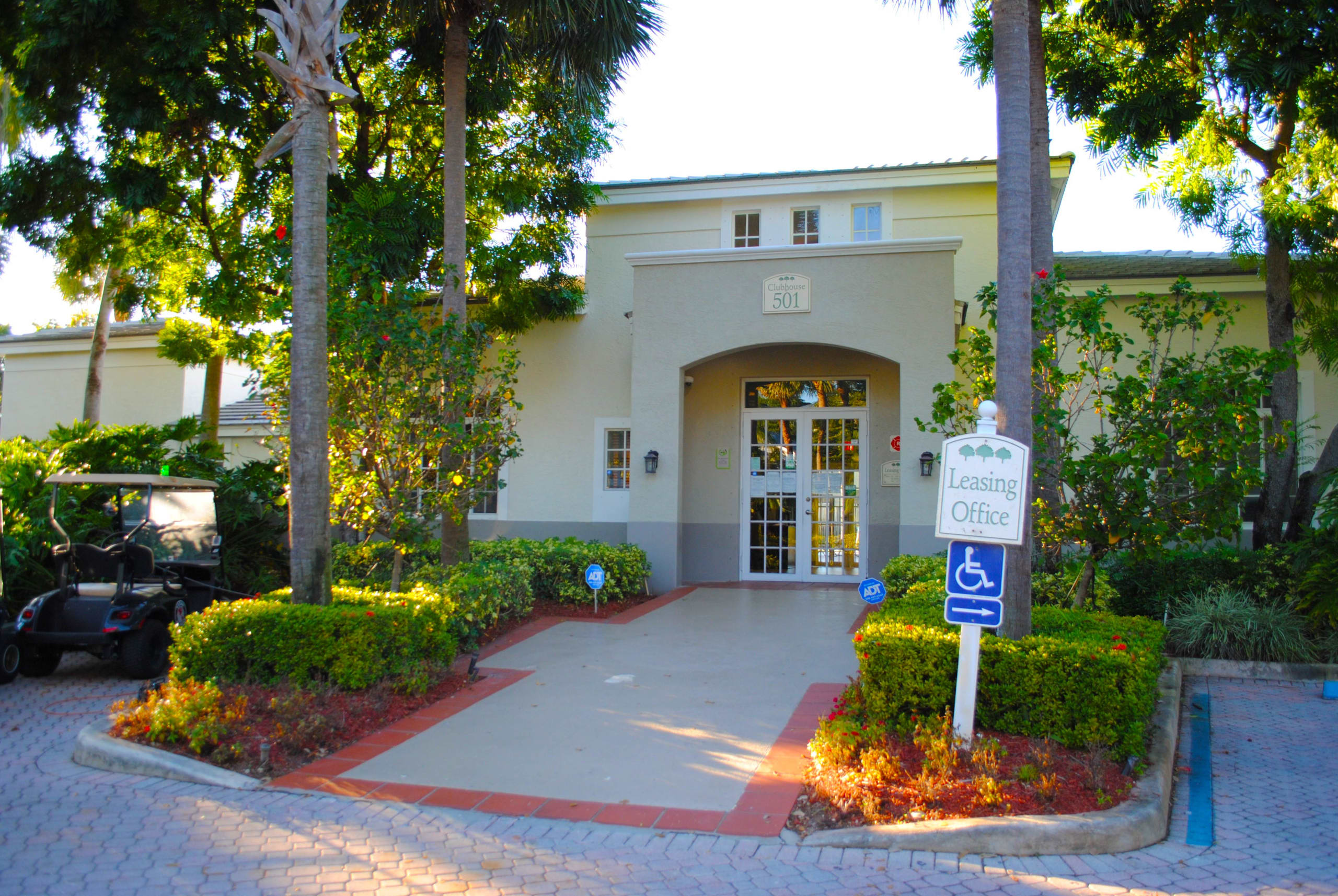 Oaks At Pompano Apartments