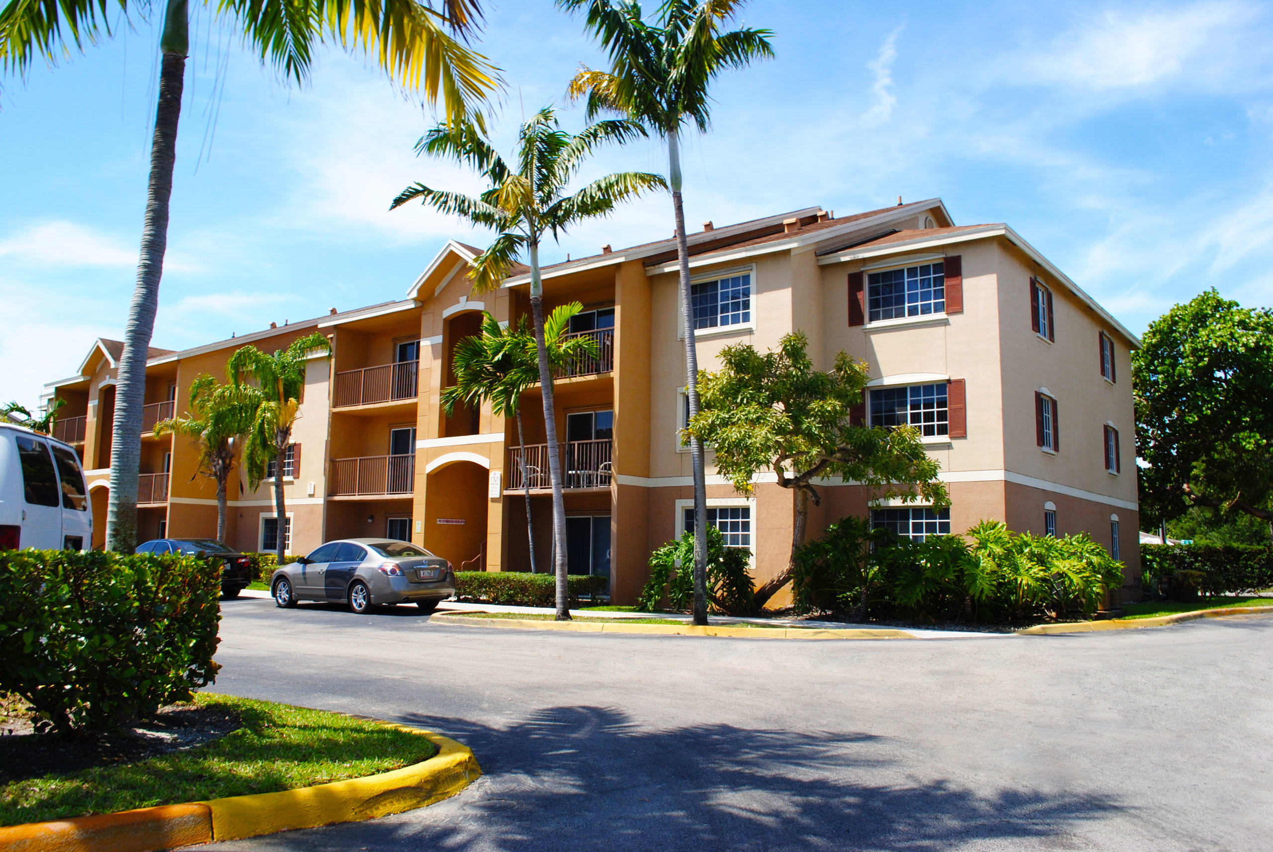 Hibiscus Pointe Apartments