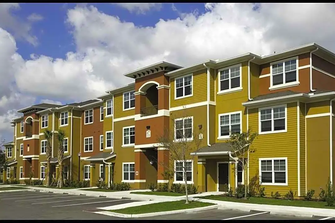 Colonial Lakes Affordable Apartments