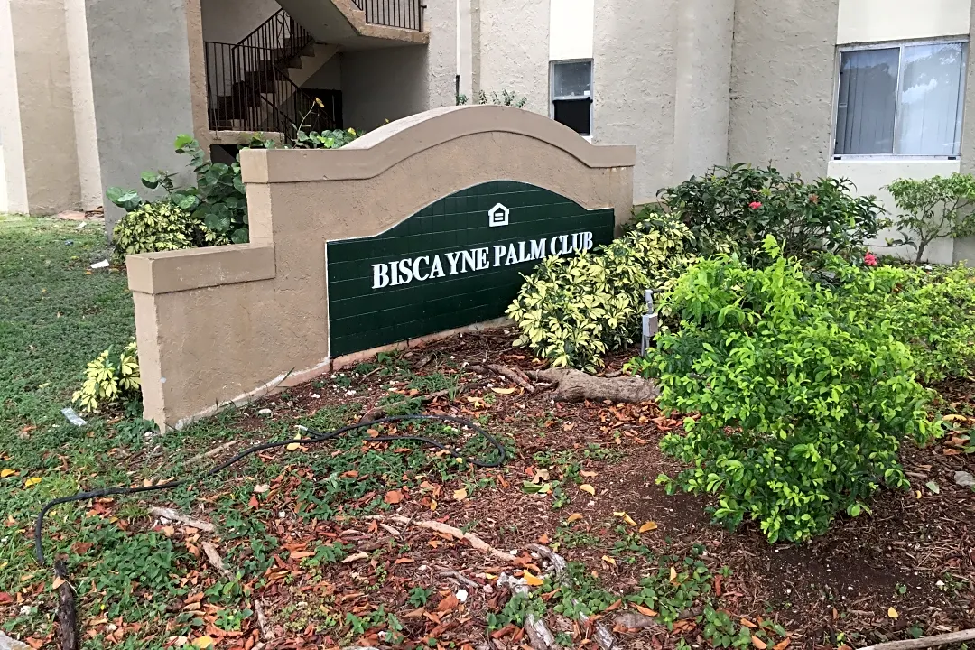 Biscayne Palm Club Apartments