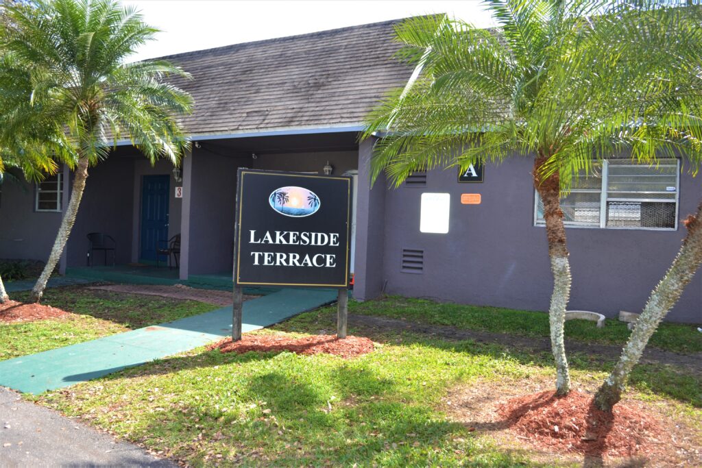 Lakeside Terrace Apartments