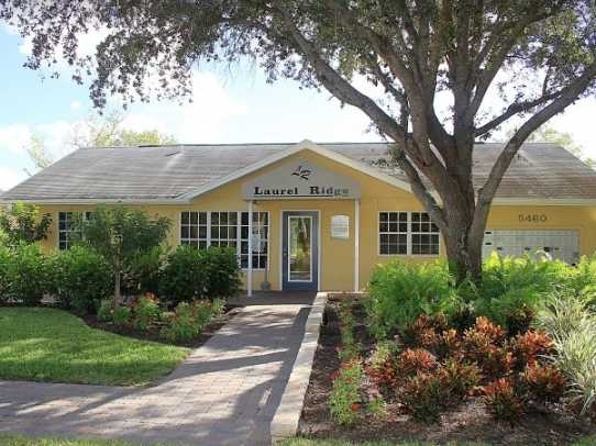 Laurel Ridge Townhome Apartments