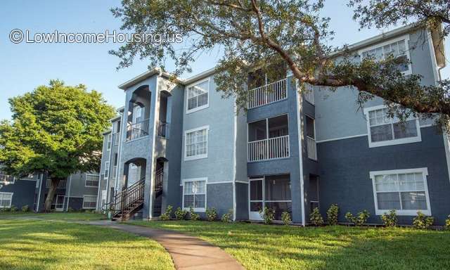 Promenade at Aloma Apartments