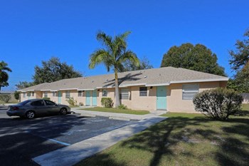 Vero Del Mar Apartments