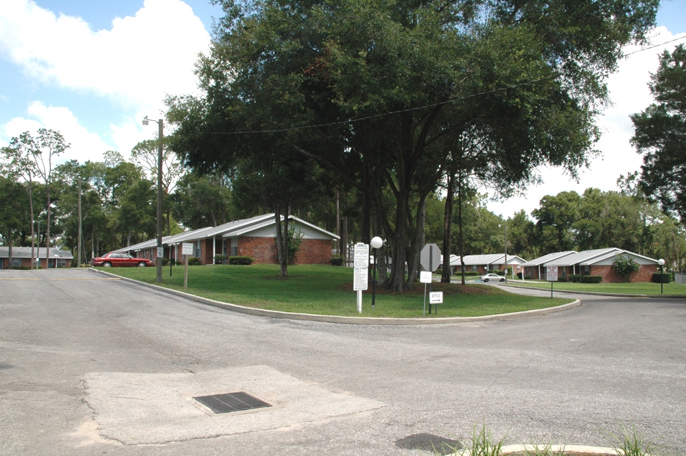 Hilltop Manor Apartments