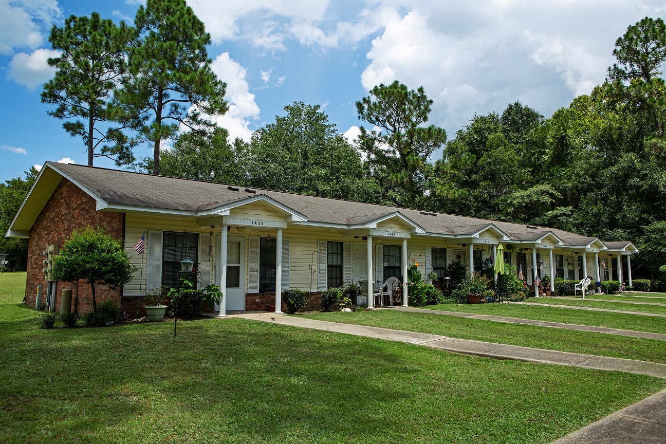 Crestview Apartments