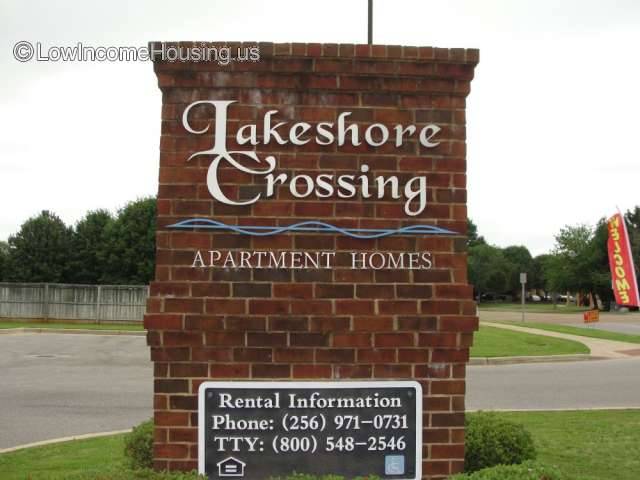 Lakeshore Crossing Apartments