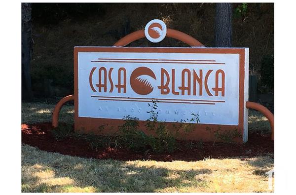 Casa Blanca Apartments