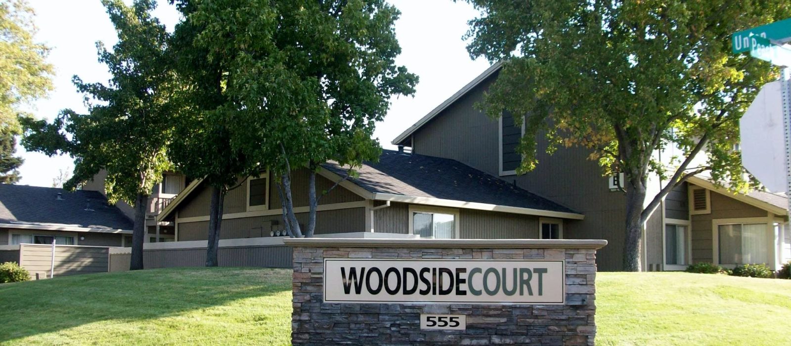 Woodside Court Apartments