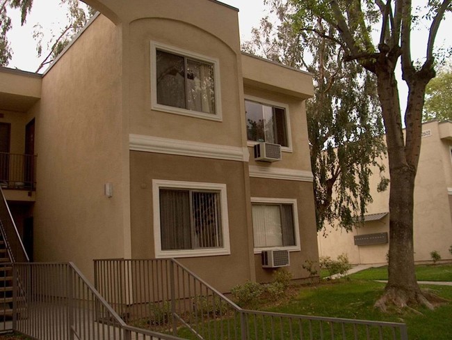 Lakeview Terrace Apartments Pacoima