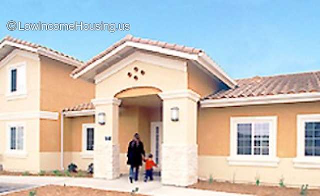 El Palmar Family Apartments