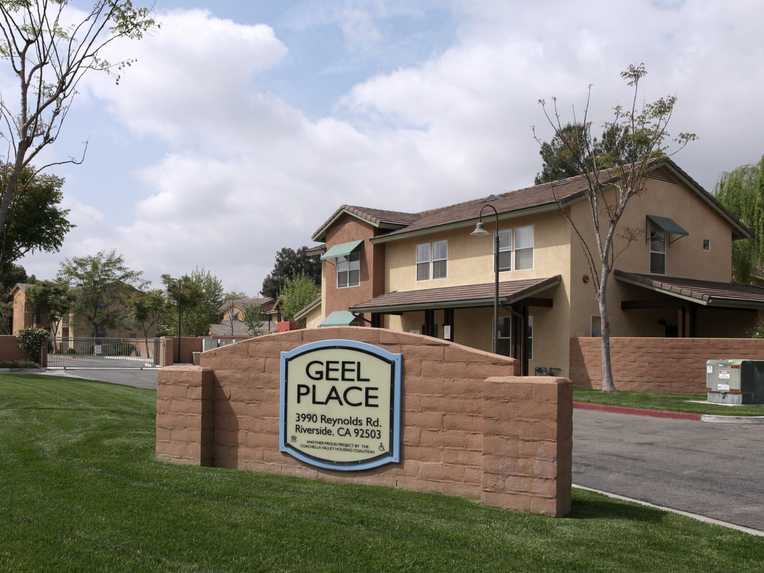 Geel Place Apartments