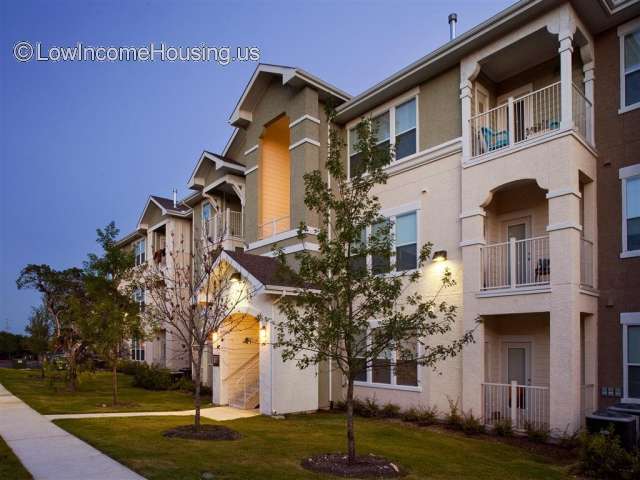 Encino Pointe Apartment Homes