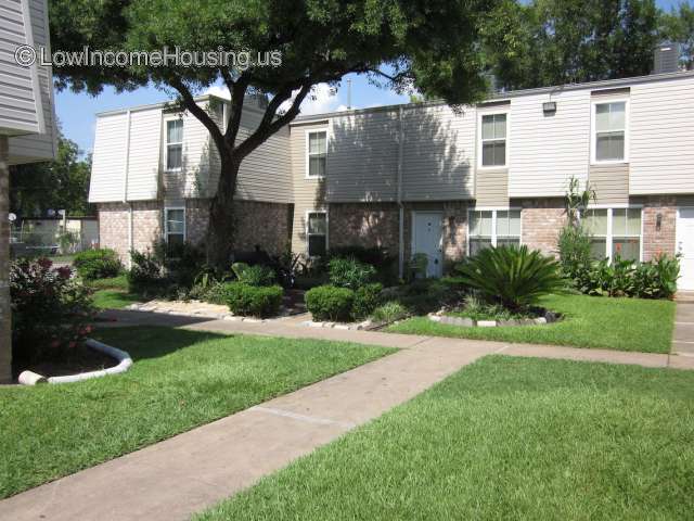 Yale Village Apartments - Houston