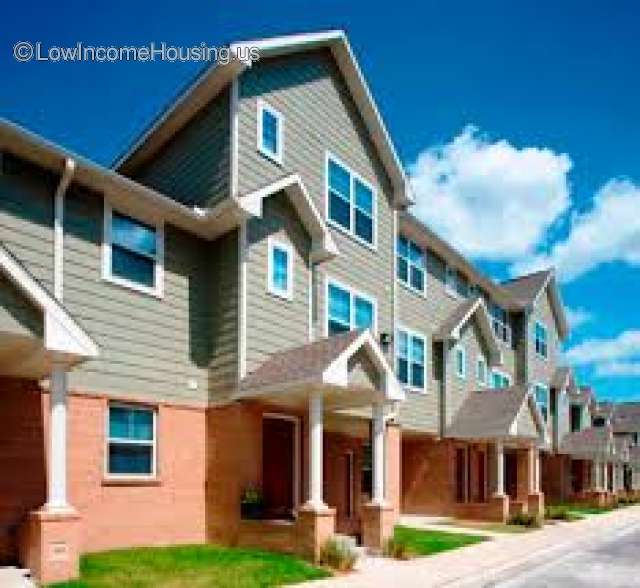 Apartments 77022