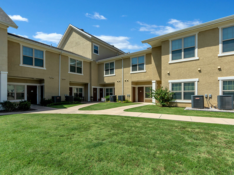 Harmon Villas Fort Worth 9300 Harmon Rd., Fort Worth, TX 76177