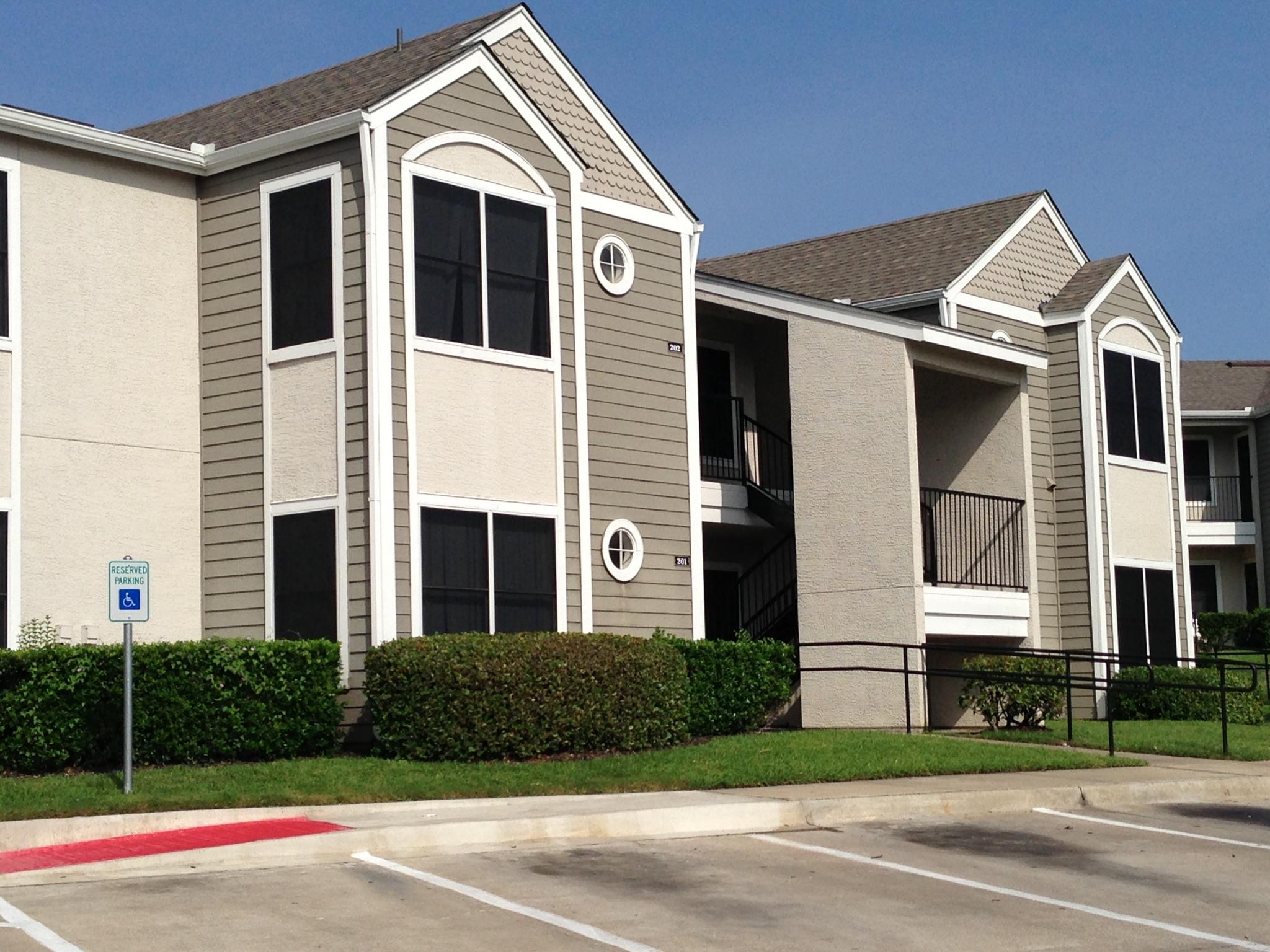 Woodglen Park Apartment Homes