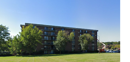 Cinnamon Lake Towers Waukegan