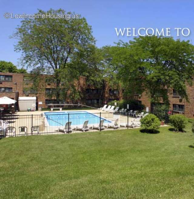 Kings Court Apartments Waukegan