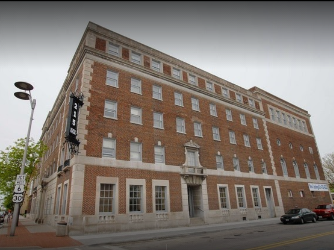 Low Housing near 60446