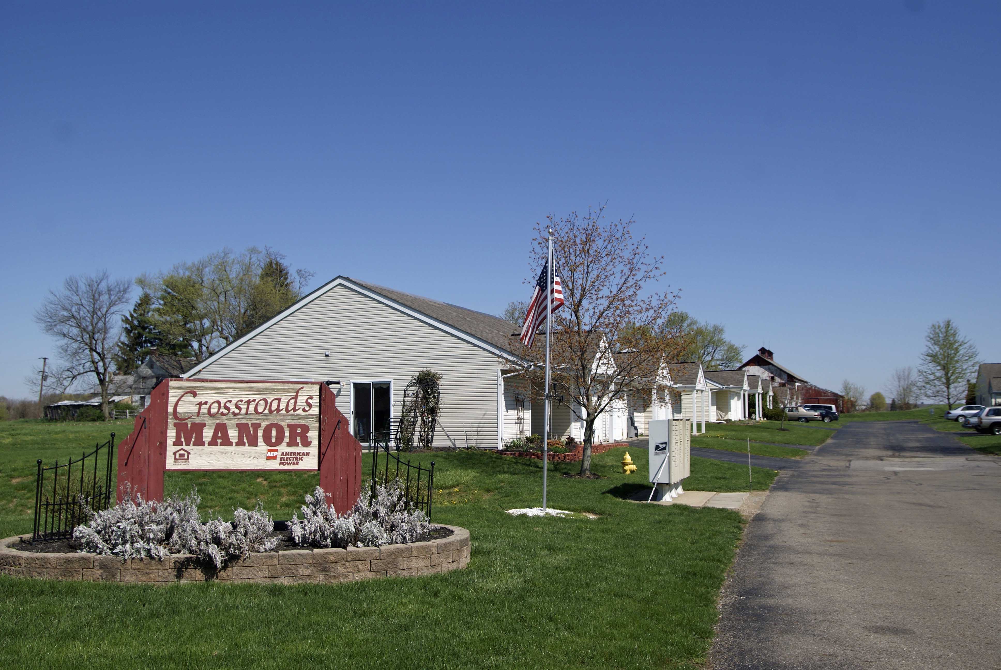 Crossroads Manor Apartments