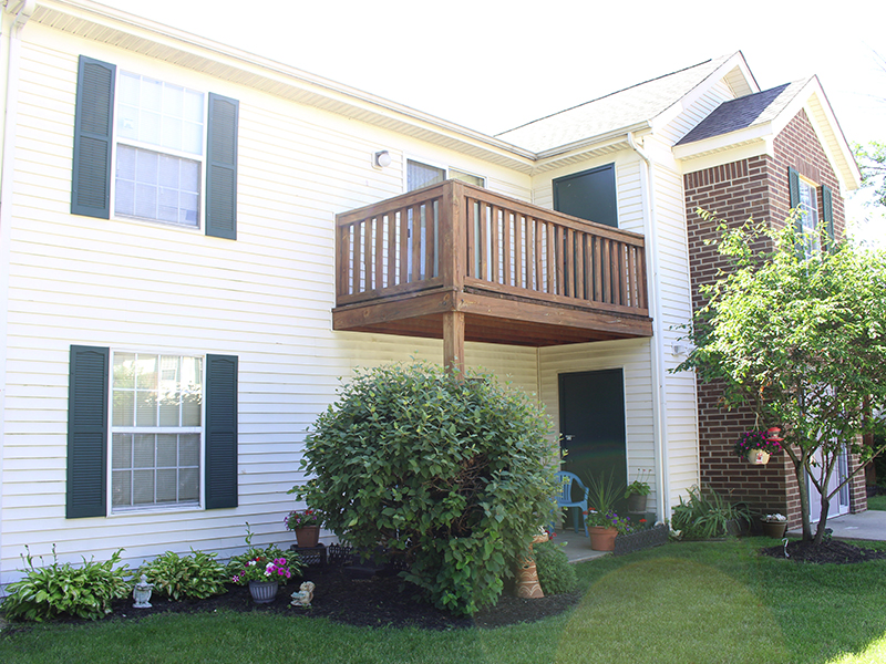 Deerfield Commons Apartments