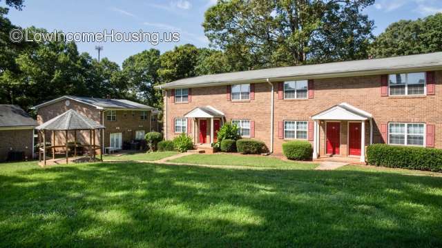 Whispering Pines Apartments - Decatur