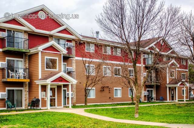 Crosswinds Apartments - IA