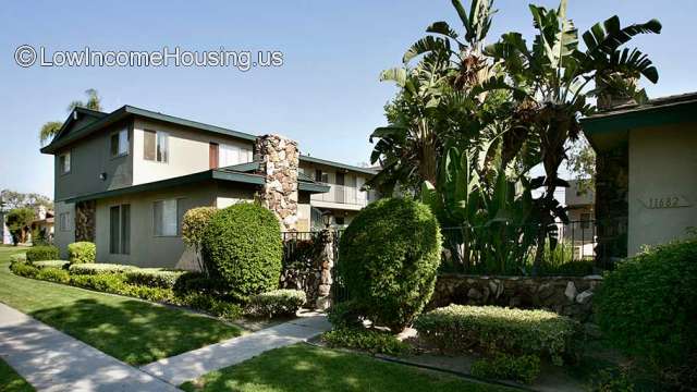 Briar Crest Apartments 11681 11702 Stuart Dr Garden Grove Ca