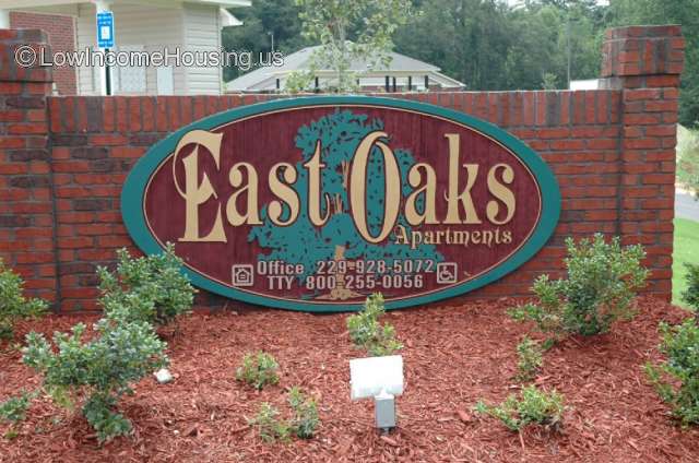 East Oaks Apartments