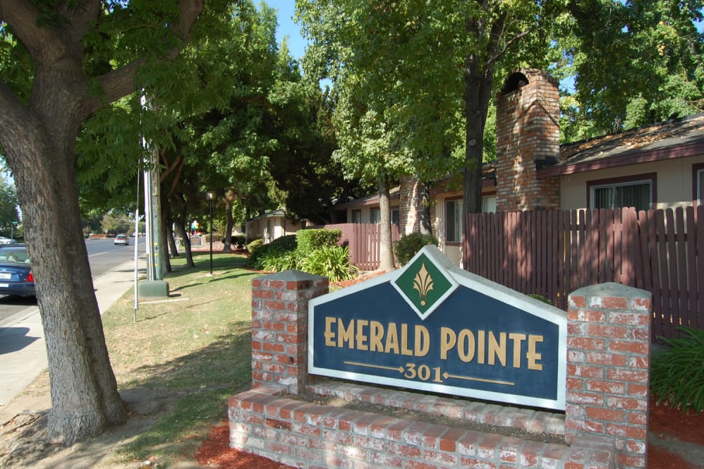 Emerald Pointe Apartments