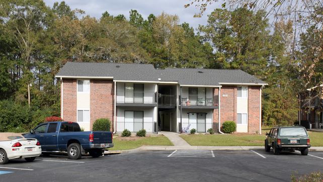 North Oaks Apartments - SC