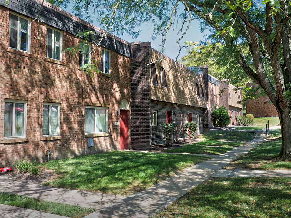 Shadow Hill Apartments & Townhomes 4071 Sharon Park Ln, Sharonville