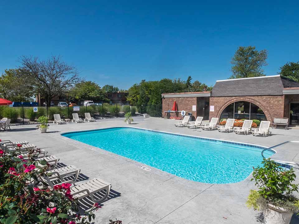 Shadow Hill Apartments & Townhomes 4071 Sharon Park Ln, Sharonville