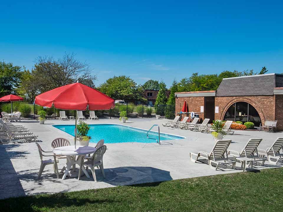 Shadow Hill Apartments & Townhomes 4071 Sharon Park Ln, Sharonville