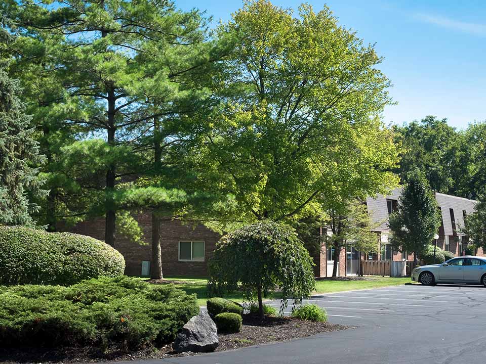 Shadow Hill Apartments & Townhomes 4071 Sharon Park Ln, Sharonville