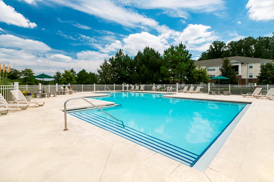 Somerset Club Apartments 91 Somerset Club Drive, Cartersville, GA