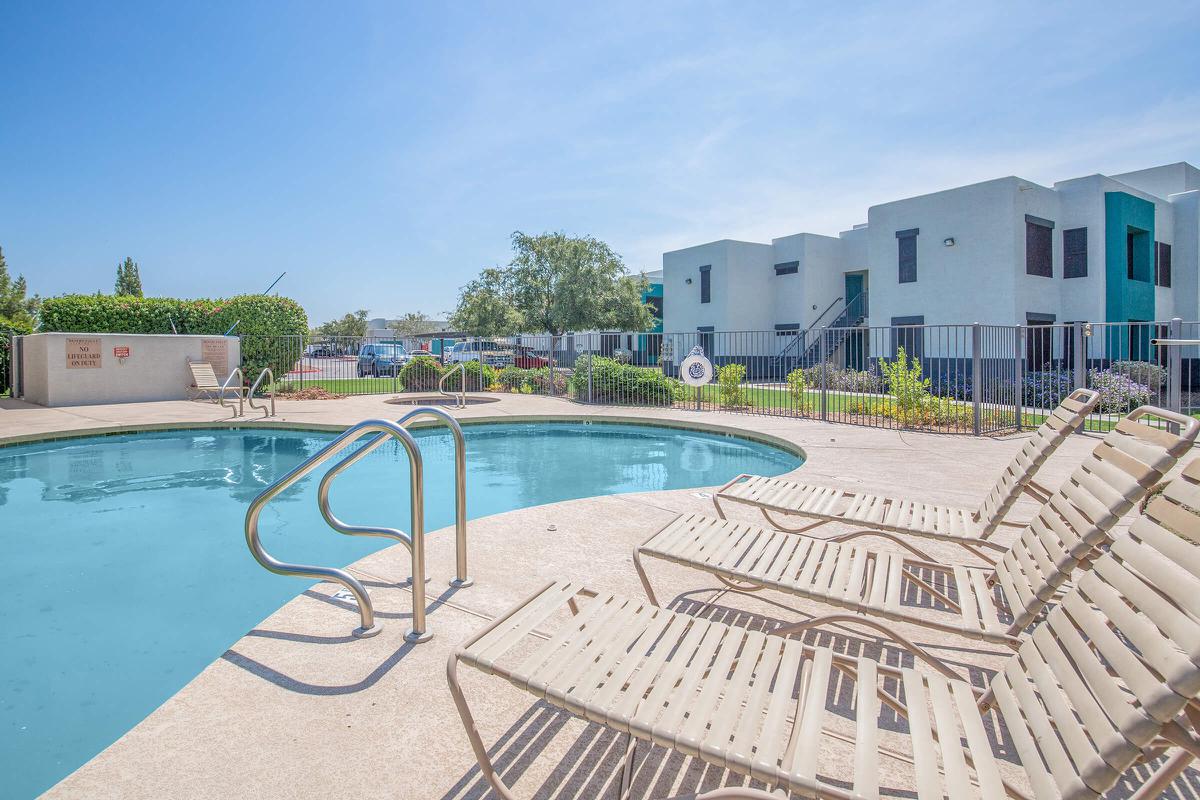 Creative Apartments On 71St Ave And Glendale with Simple Decor