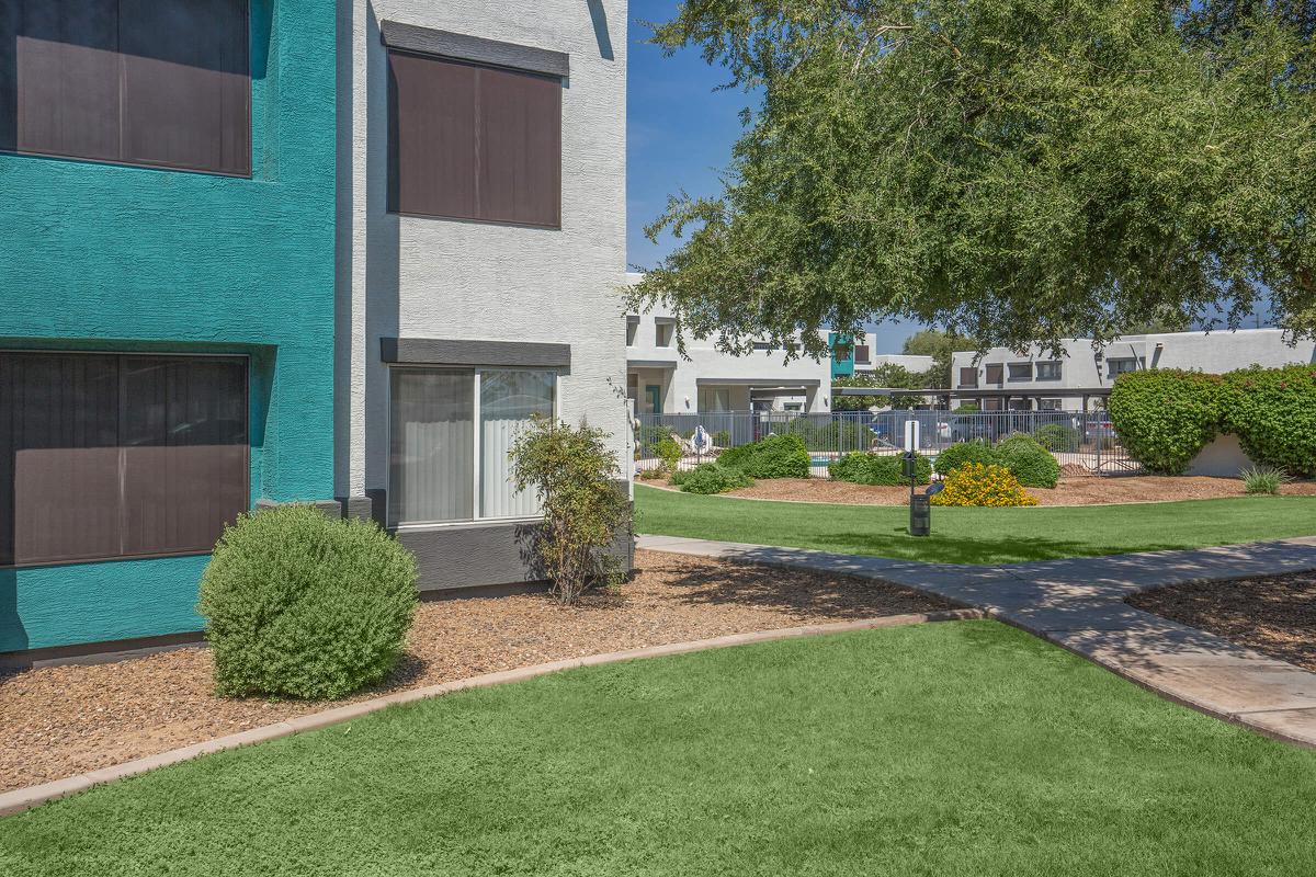  Apartments On 71St Ave And Glendale 