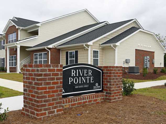 River Pointe Apartments 