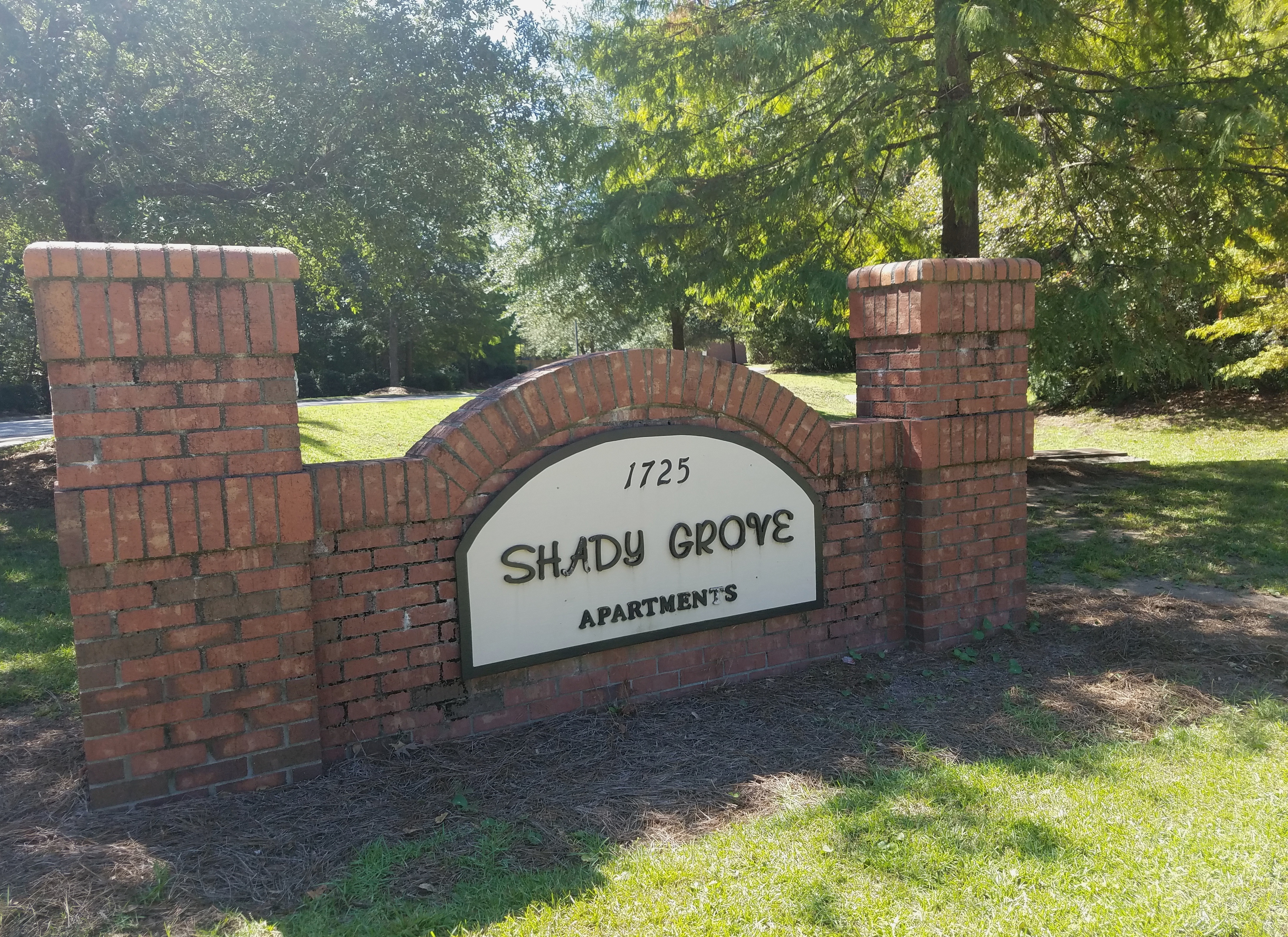Shady Grove Apartments for Low Income Seniors