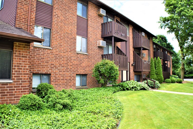 Chestnut Hills Affordable Apartments 2487 Chestnut Hills Drive