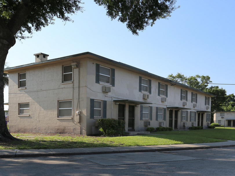 Roosevelt Gardens Affordable Apartments 702 N Lincoln Ct