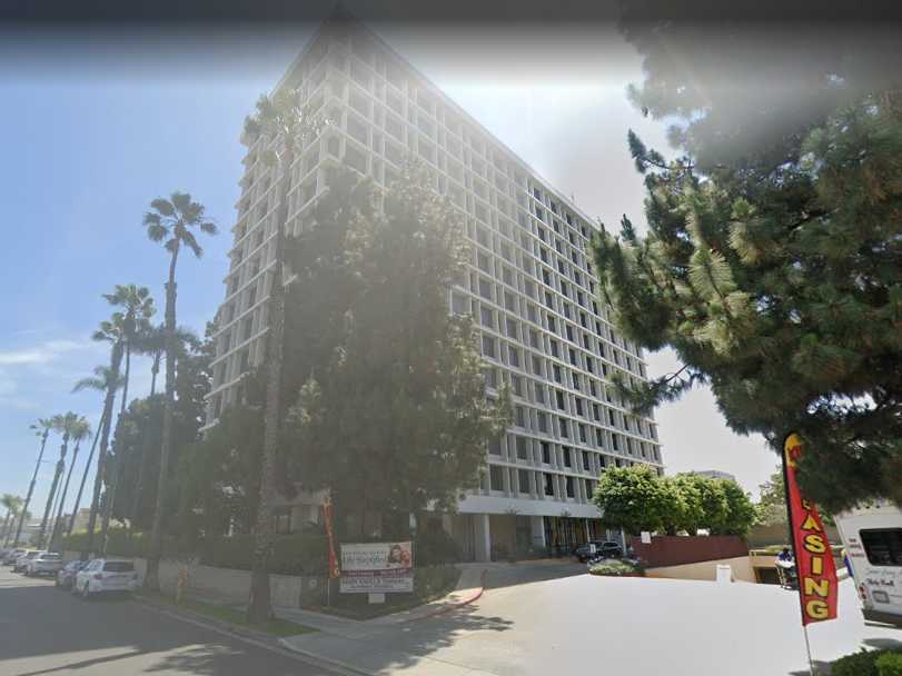 Bixby Knolls Towers Senior Apartments