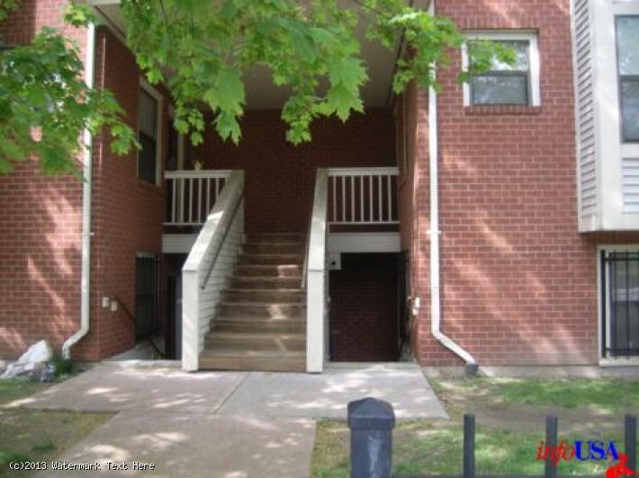 Sigourney Mews Apartments