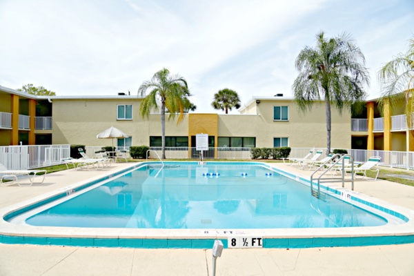 Silver Lake Apartments