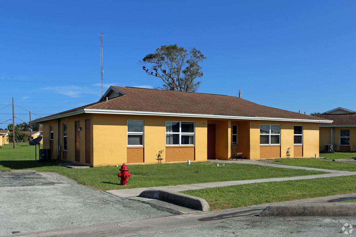 Isles Of Pahokee II Apartments